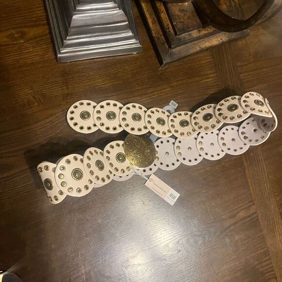 MOST WANTED WHITE LEATHER DISC BELT Size S/M - Picture 5 of 5